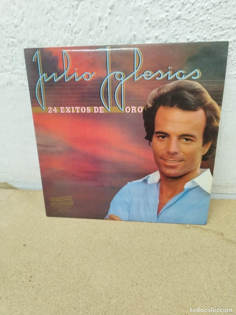 Discos de vinilo: Julio Iglesias, 24 &eacute;xitos de oro. Doble lp en muy buen estado.