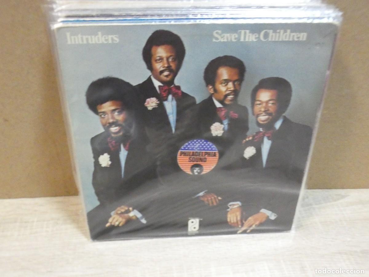Discos de vinilo: ARKANSAS1980 BOXX797 LP LEVE USO AUN CORRECTO INTRUDERS SAVE THE CHILDREN
