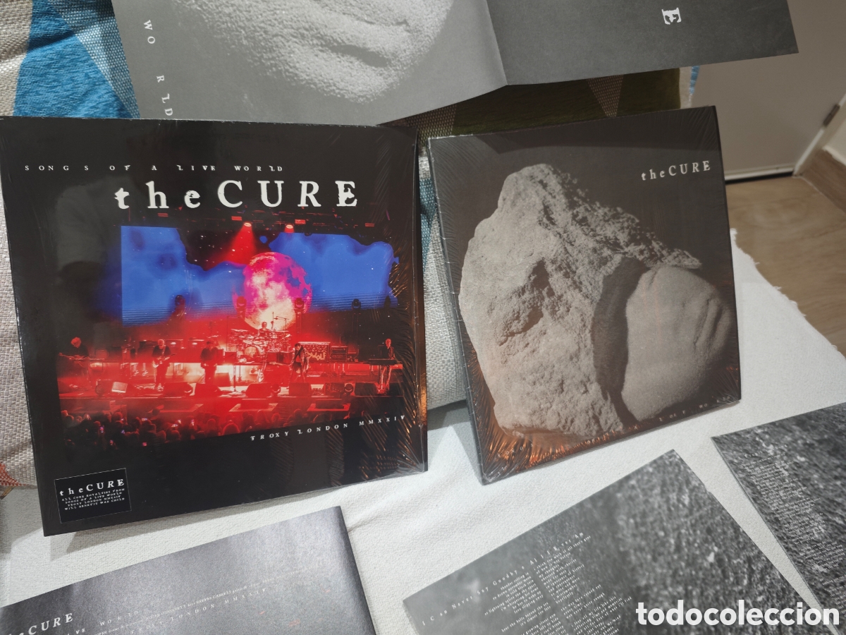Discos de vinilo: The Cure: Songs Of A Lost World Edici&oacute;n limitada Doble vinilo + Poster y Songs Of A Live World