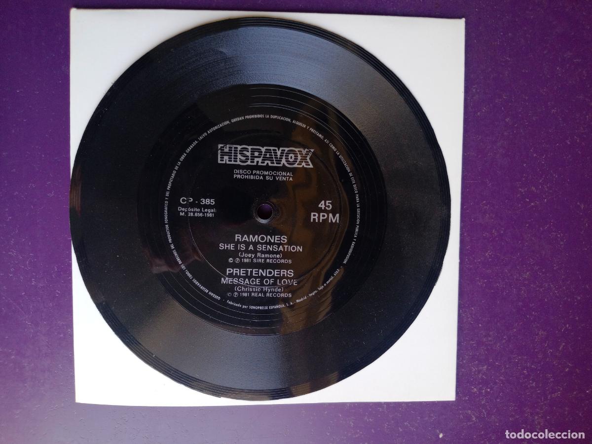 Discos de vinilo: Ramones / The Pretenders &lrm;&ndash; She Is A Sensation / Message Of Love - FLEXI SG HISPAVOX 1981 - PUNK POP