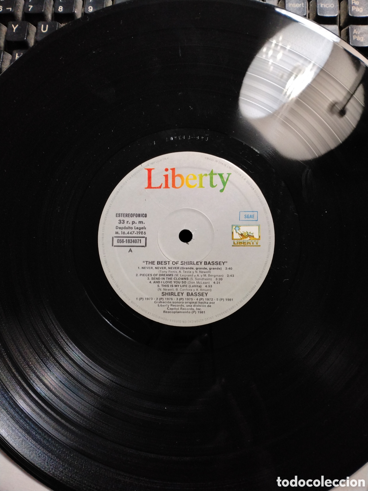 Discos de vinilo: SHIRLEY BASSEY - GRANDES EXITOS - LP - EMI LIBERTY 1981. - Foto 3