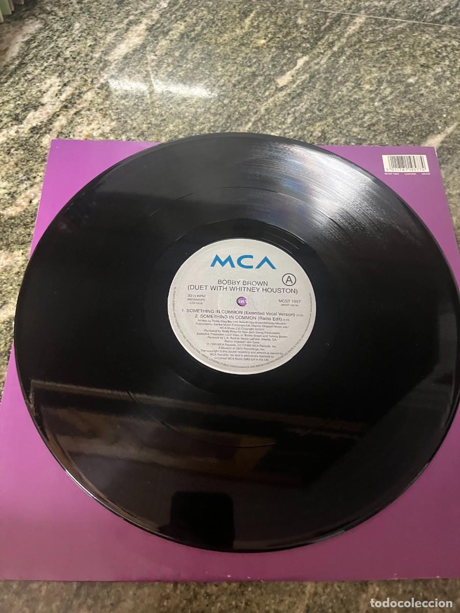 Discos de vinilo: Bobby Brown Duet With Whitney Houston Something In Common - Foto 3
