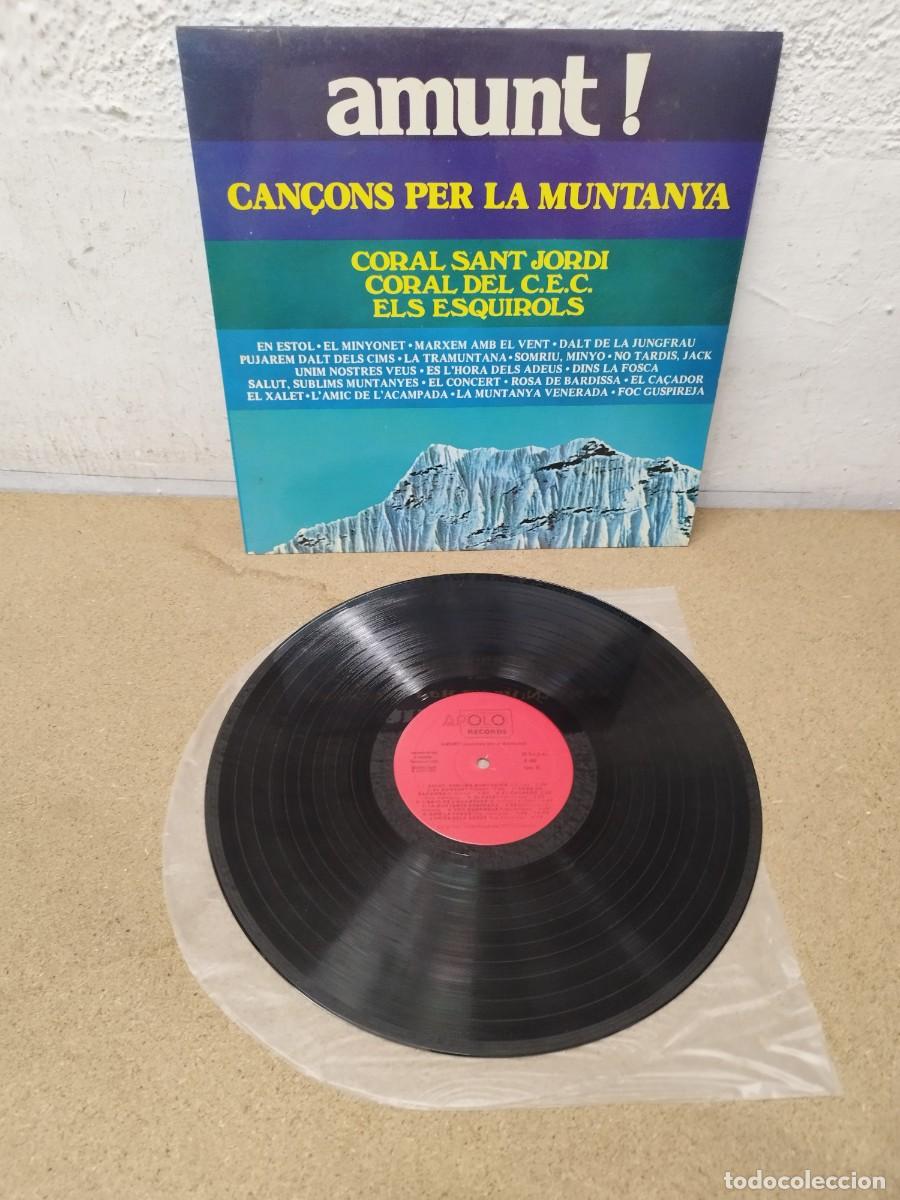 Discos de vinilo: Coral Sant Jordi, Coral del ECE, Esquirols &ndash; Amunt! Can&ccedil;ons per la muntanya.