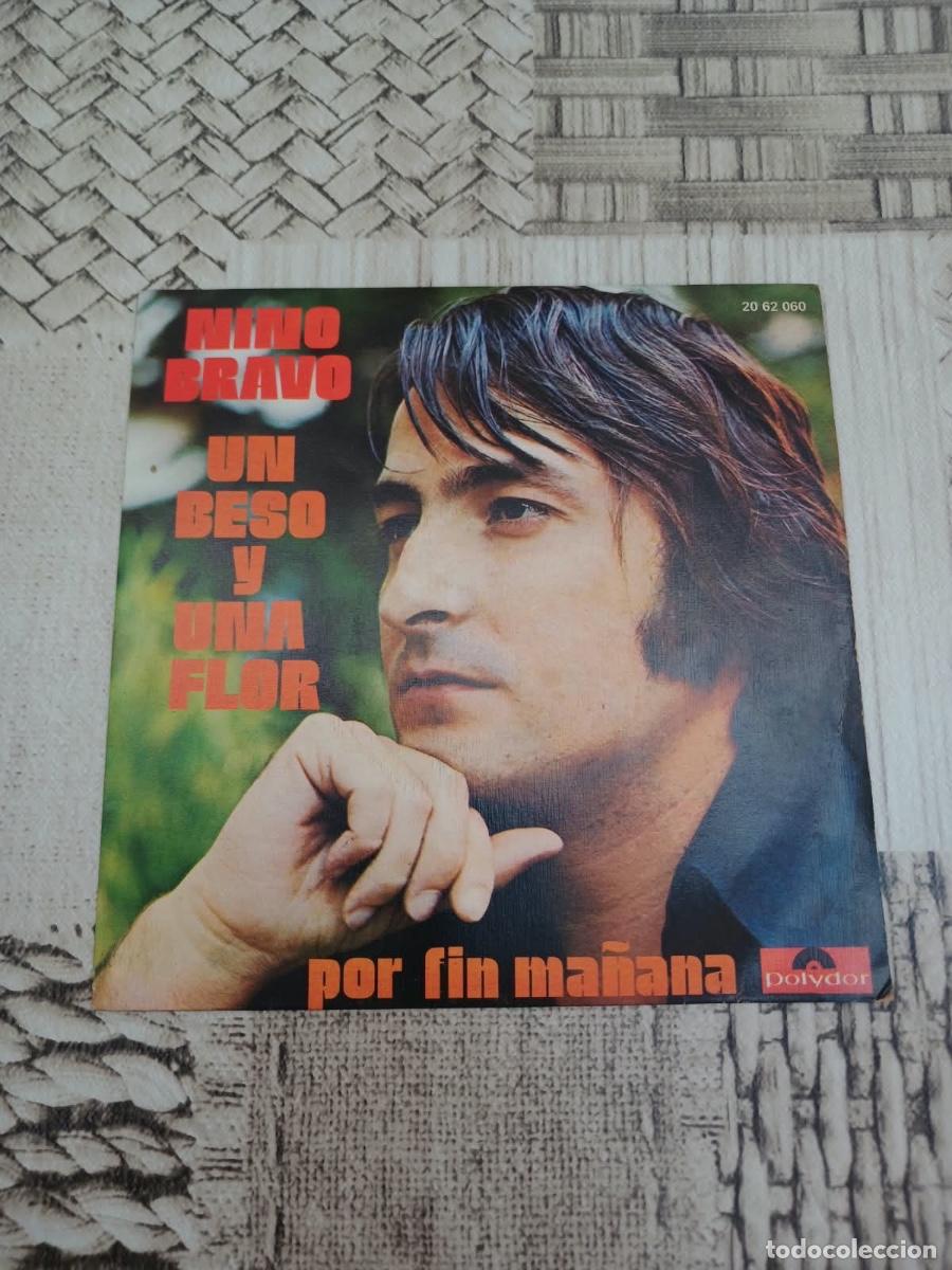 Discos de vinilo: Single Nino Bravo un beso y una flor