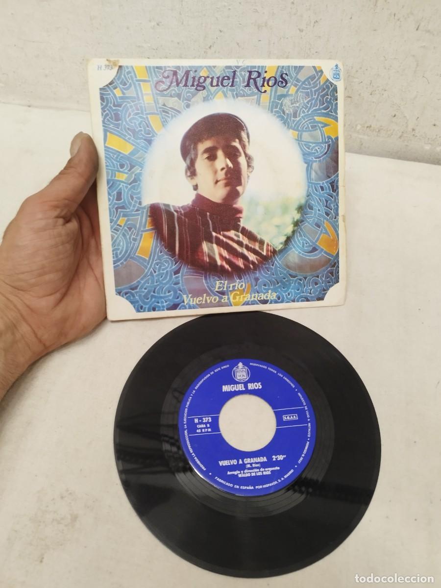 Discos de vinilo: Vinilo Single Miguel R&iacute;os - El R&iacute;o / Vuelvo A Granada (Hispavox, 1968) H-373.