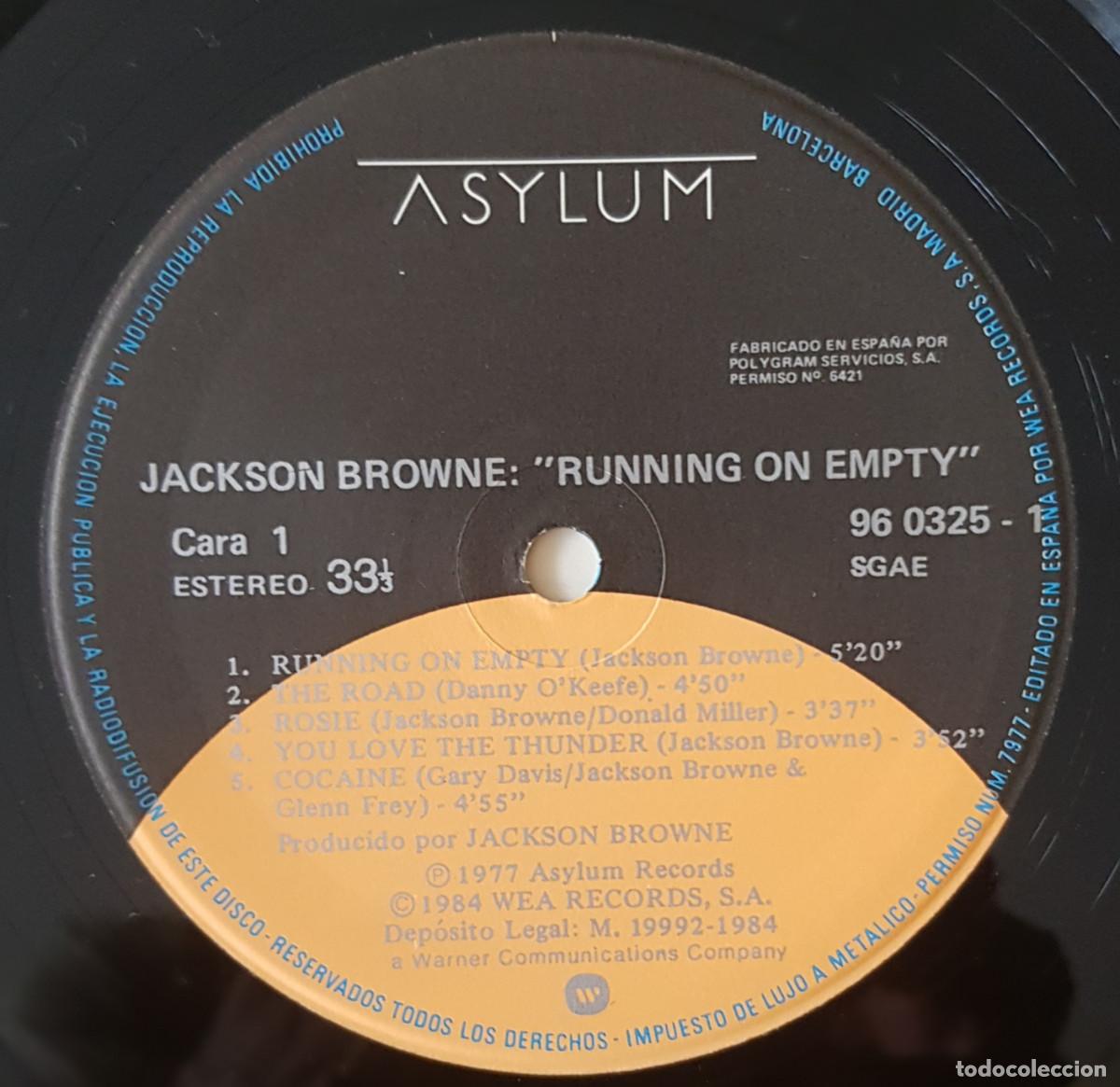 Discos de vinilo: Jackson Browne - Running On Empty. Reed. espa&ntilde;ola 1984 - Foto 4