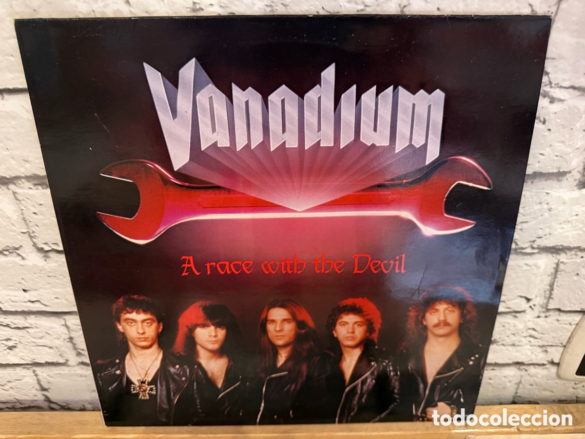 Discos de vinilo: Vanadium a race with the. Lp vinilo edici&oacute;n de 1983. Buen estado. Heavy metal