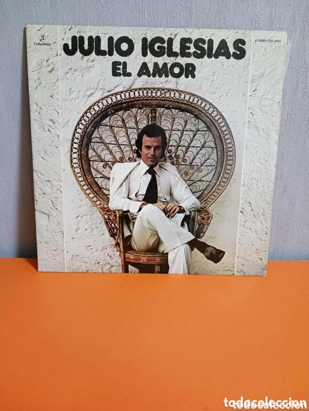 Discos de vinilo: JULIO IGLESIAS &rdquo; EL AMOR&rdquo;. LP de vinilo. Funciona - Foto 3