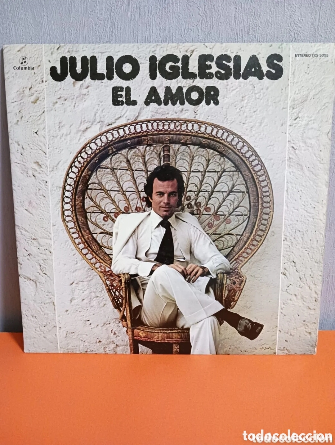 Dischi in vinile: JULIO IGLESIAS &rdquo; EL AMOR&rdquo;. LP de vinilo. Funciona