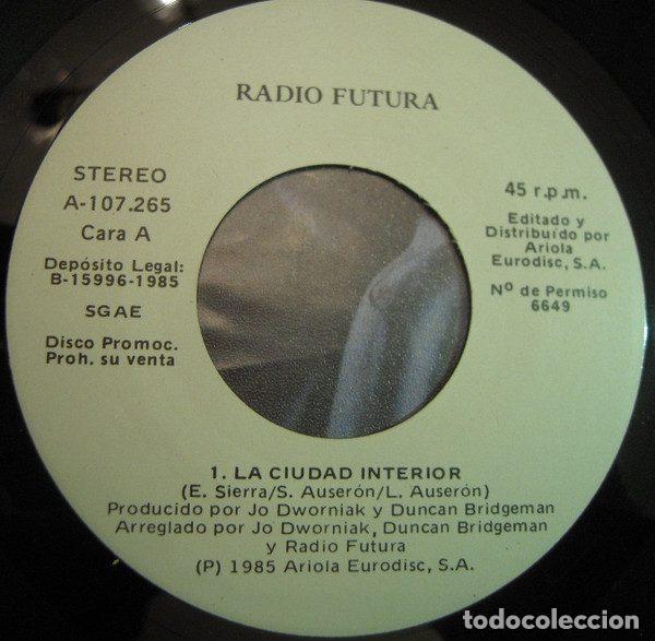 Vinyl records: Radio Futura &ndash; La Ciudad Interior / Un Vaso De Agua (Al Enemigo) (Vinyl, Ariola A-107.265)