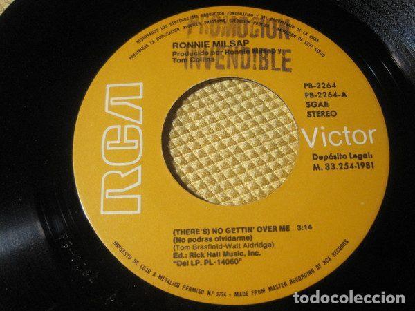 Vinyl records: Ronnie Milsap &ndash; (There's) No Gettin' Over Me / I Live My Whole Life At Night (Vinyl, RCA PB-2264)