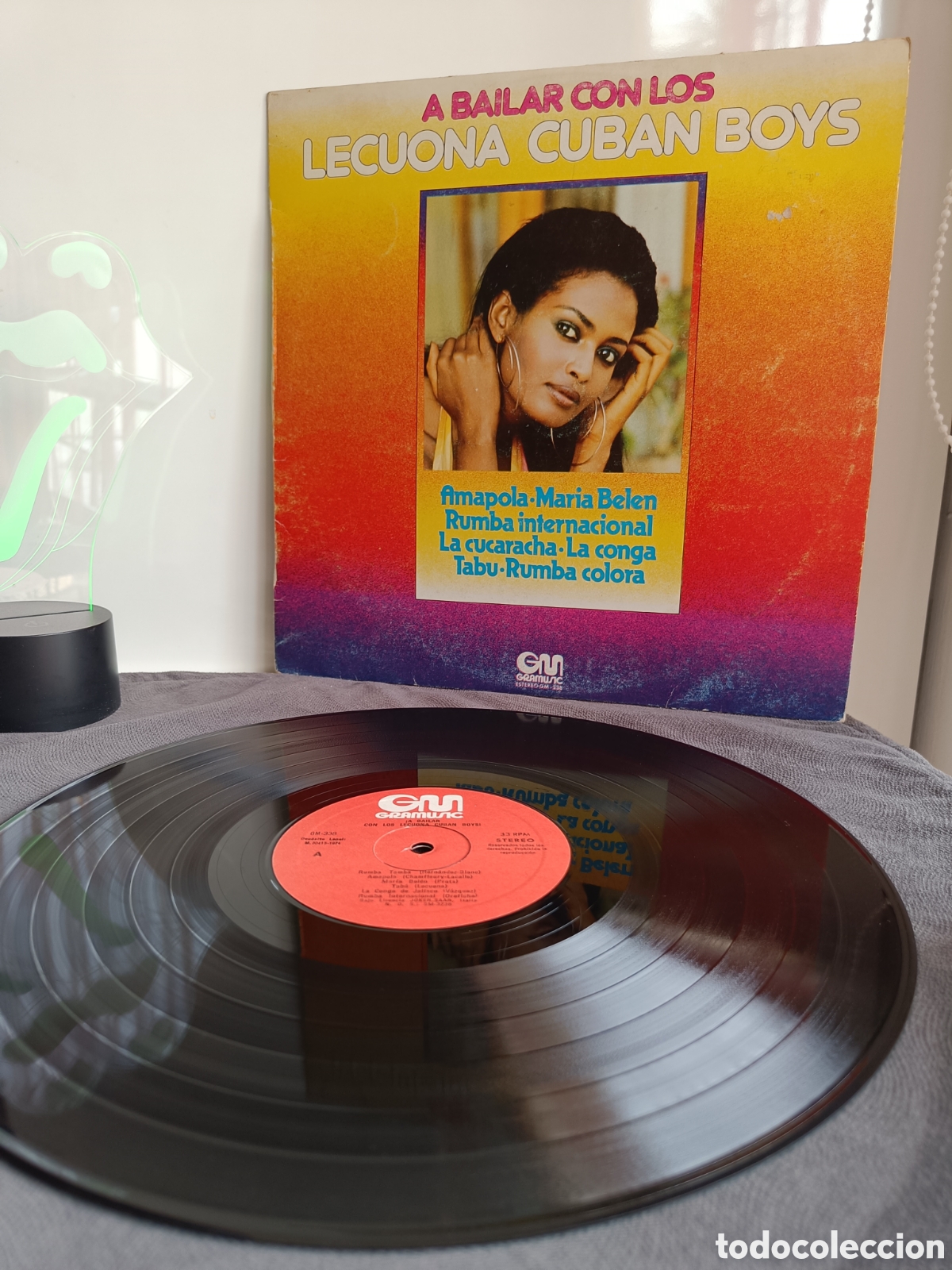 Discos de vinilo: Disco de vinilo &rdquo;A Bailar con los Leucona Cuban Boys&rdquo; - Foto 1