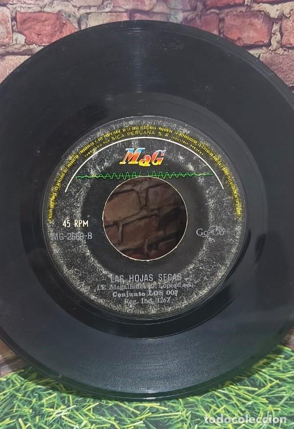 Discos de vinilo: Rita Saenz y los 007 &rdquo;Romeo y Julieta&rdquo; / &rdquo;Las Hojas secas&rdquo; Single edicion peruana. - Foto 2