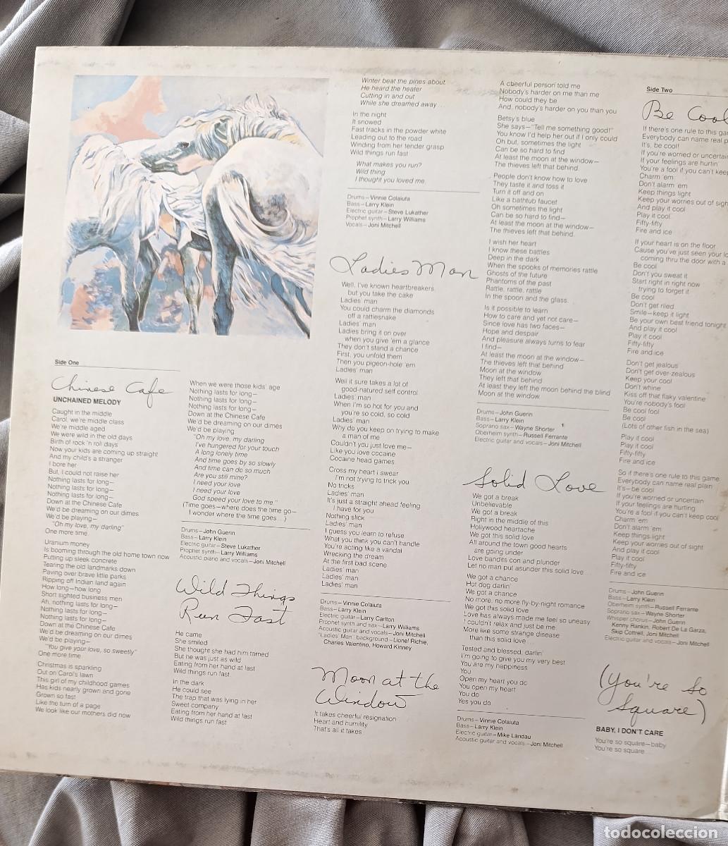 Discos de vinilo: JONI MITCHELL - WILD THINGS RUN FAST. LP ed. espa&ntilde;ola 1982 - Foto 2