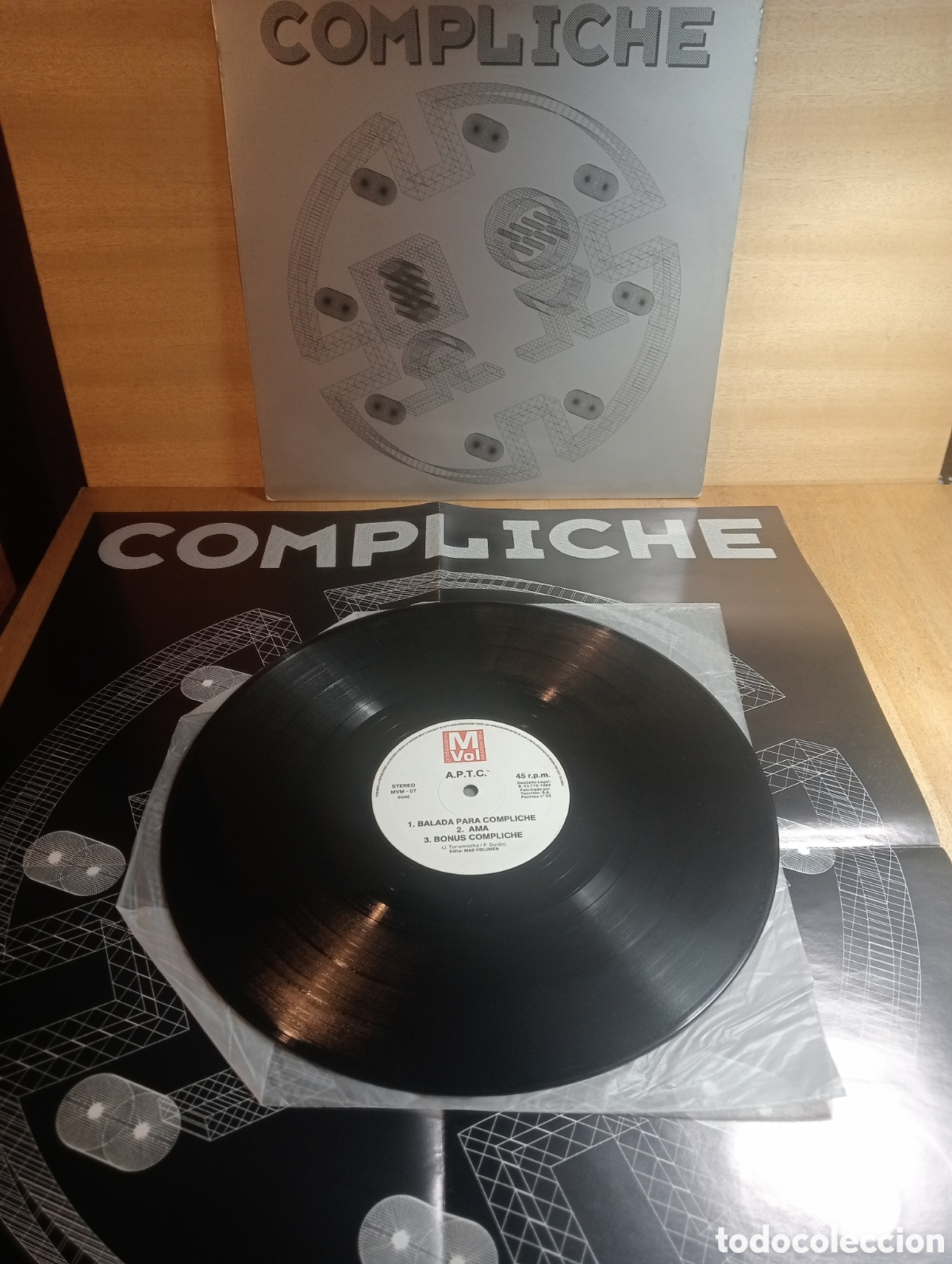 Discos de vinilo: A.P.TC. Compliche. A&ntilde;o 1992. Con poster.