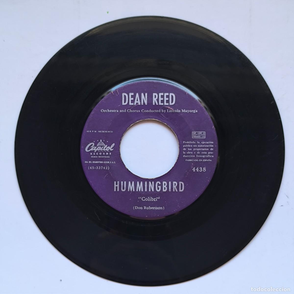 Discos de vinilo: Vinilo Dean Reed &ndash; Pistolero / Hummingbird - Colibr&iacute; &ndash; Capitol Records &ndash; Single antiguo 45 RPM