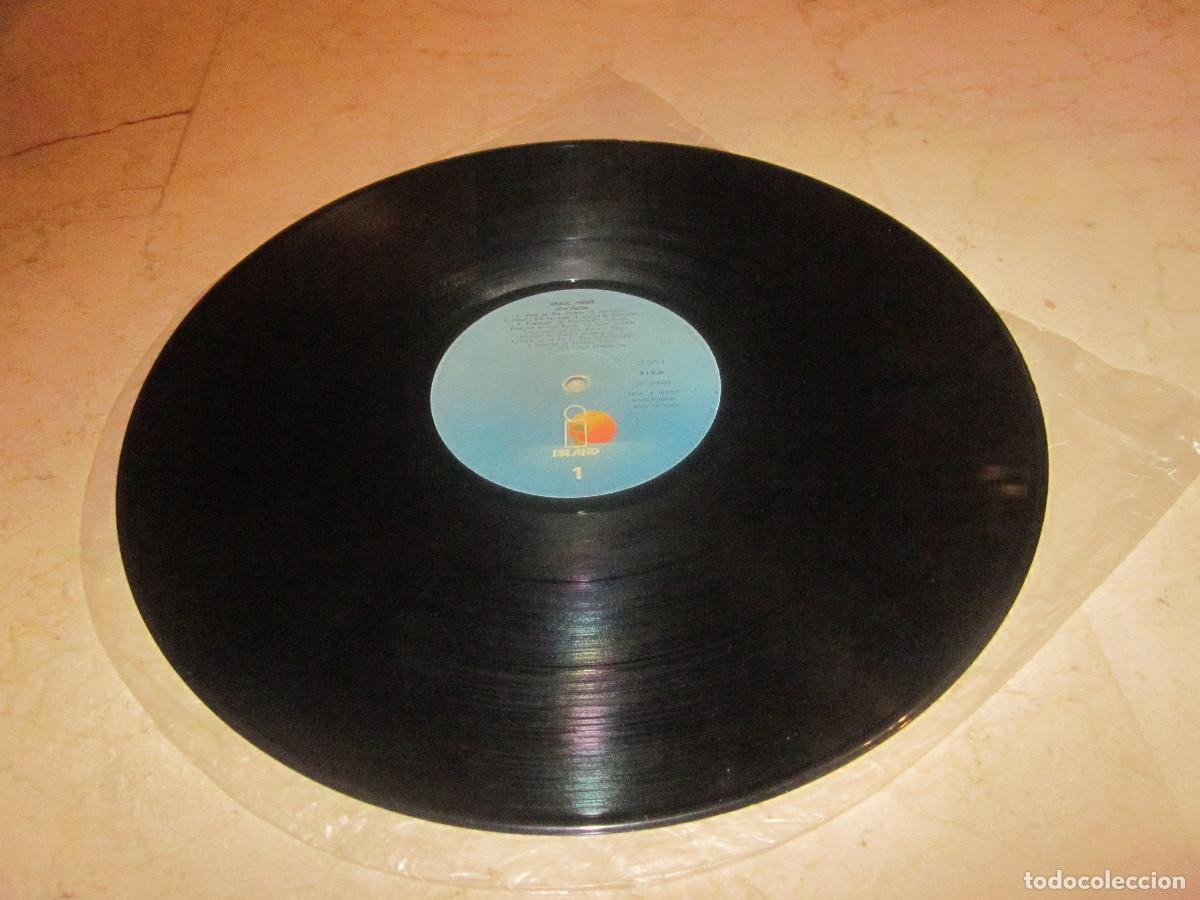Disques de vinyle: GRACE JONES - PORTFOLIO LP - ISLAND / ARIOLA 1977