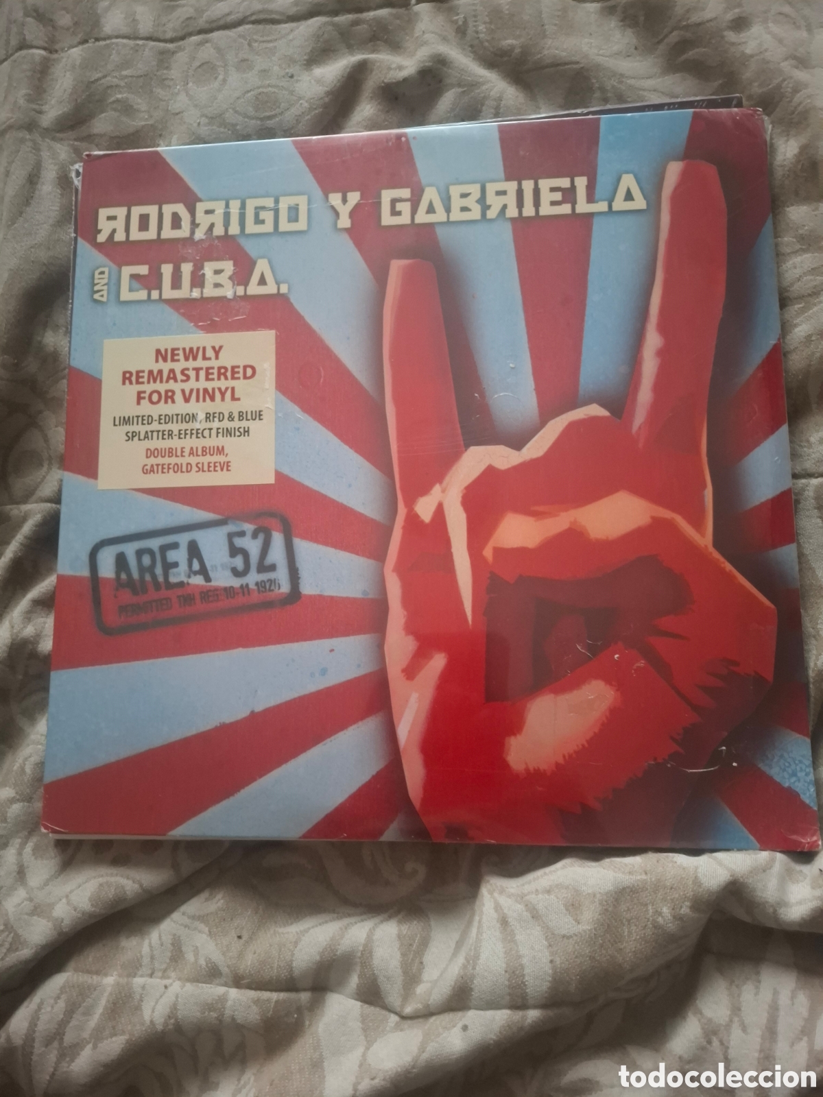Discos de vinilo: Ridrigo Y Gabriela And Cuba. &Aacute;rea 52 2lp. Remasterizado para vinilo. Efecto Splatter Azul y Rojo