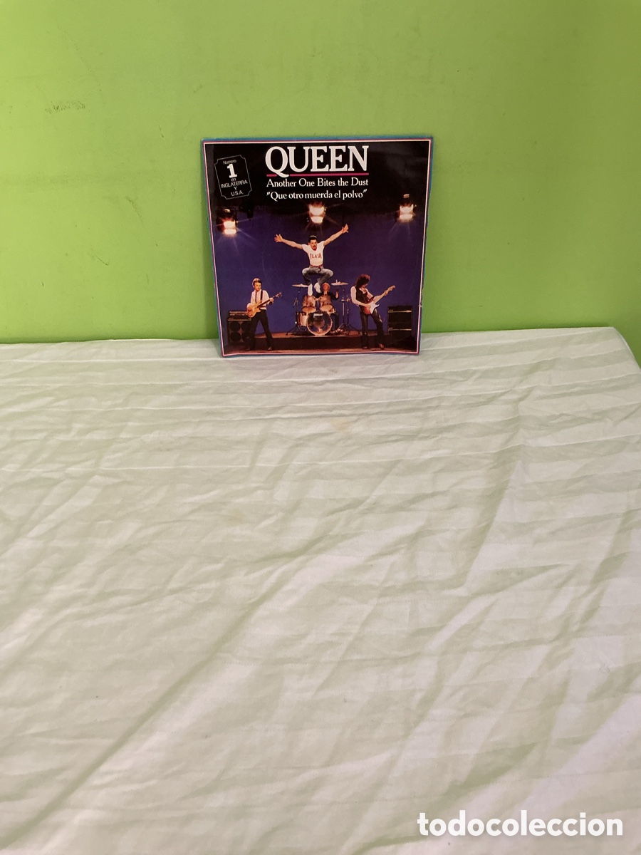 Discos de vinilo: Queen &ndash; Another One Bites the Dust &ndash; Single 1980 - Foto 5