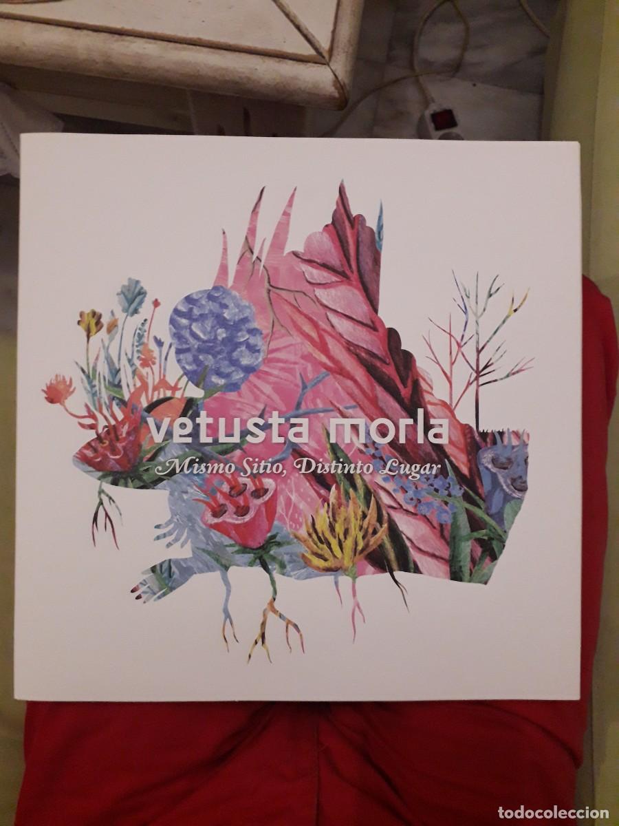 Discos de vinilo: VETUSTA MORLA-MISMIO SITIO.DISTINTO LUGAR(10/11/2017)-[SPAIN]-UN DIA EN EL MUNDO(2008)-(8&euro; ENV CERT) - Foto 1