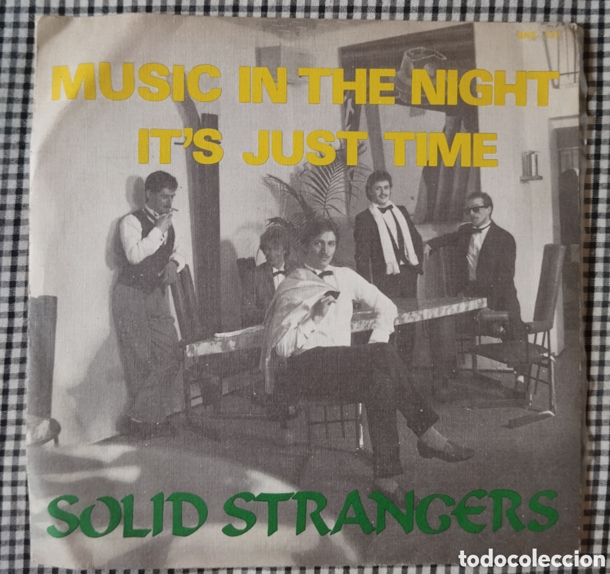 Discos de vinilo: Solid Strangers - Music in the night - single - Foto 1