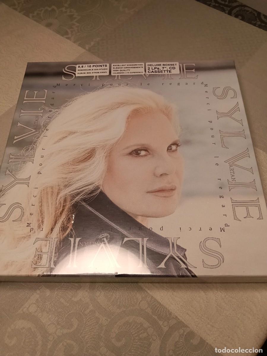 Discos de vinilo: RAR BOX. SYLVIE VARTAN. MERCI POUR LE REGARD. 2 LP'S & 7 SINGLE & CD & CASSETTE.