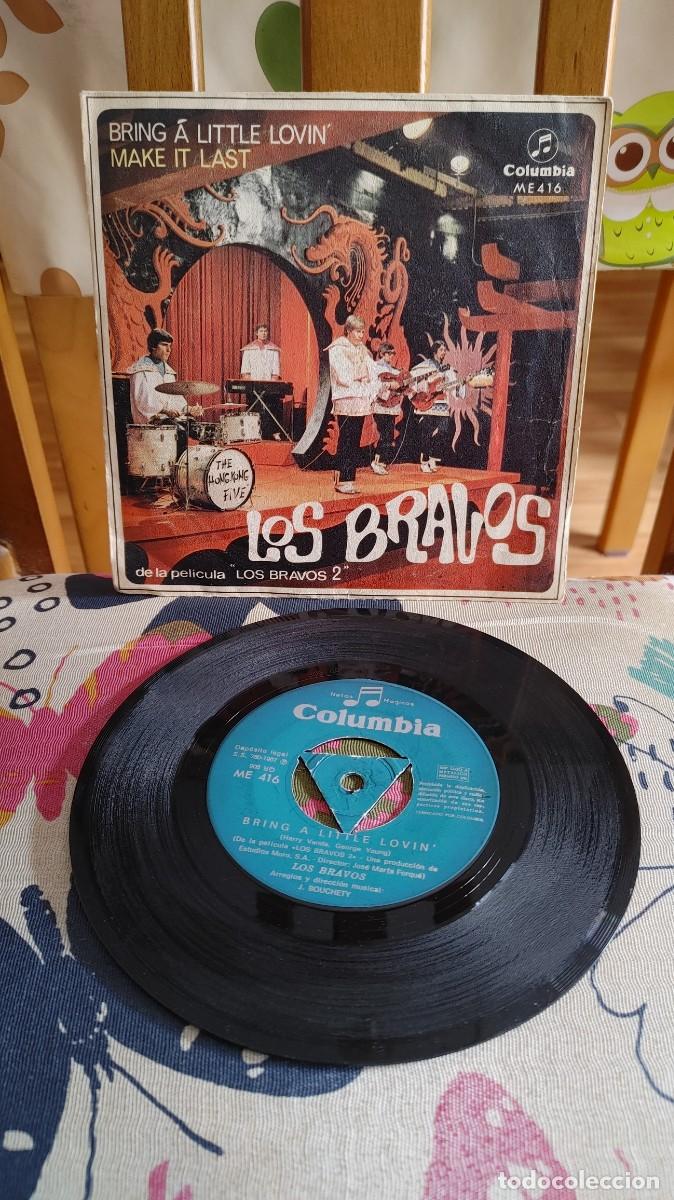 Discos de vinilo: LOS BRAVOS-SINGLE BRING A LITTLE LOVIN - Foto 1