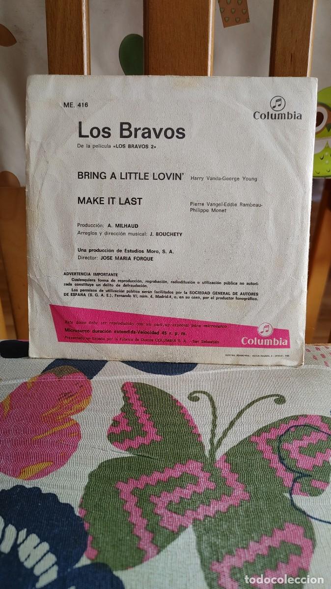 Discos de vinilo: LOS BRAVOS-SINGLE BRING A LITTLE LOVIN - Foto 2