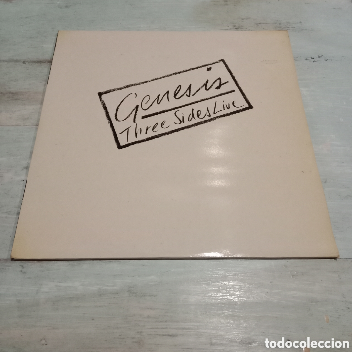 Discos de vinilo: GENESIS - THREE SIDES LIVE - LP DOBLE GATEFOLD - Foto 1