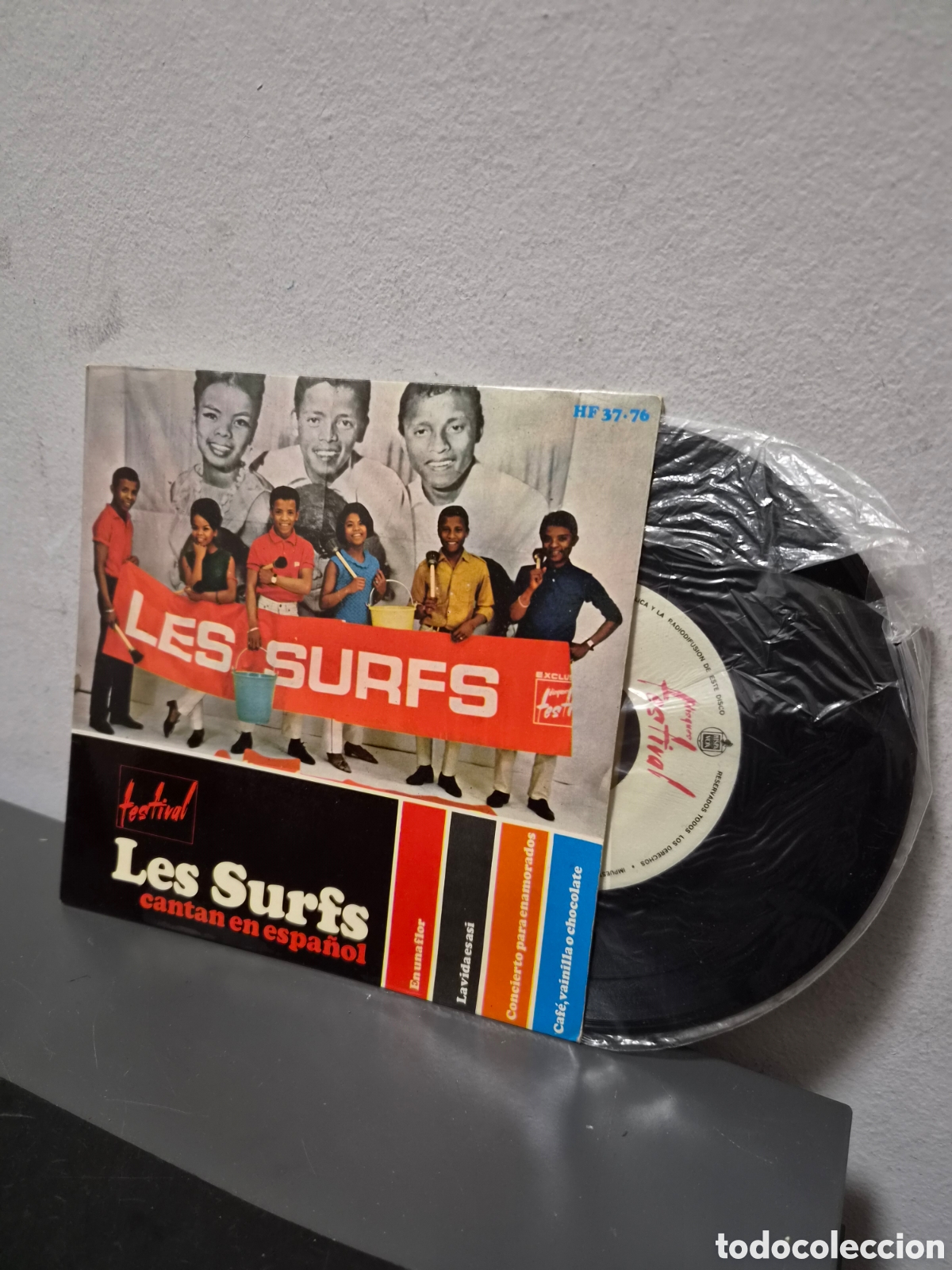 Disques de vinyle: ANTIGUO EP LES SURFS FESTIVAL ORIGINAL