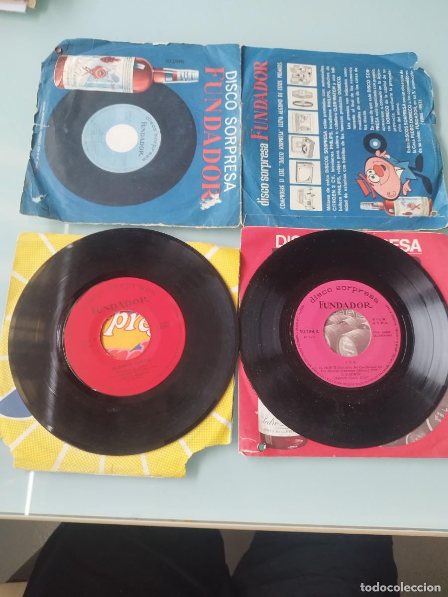 Discos de vinilo: Dos single sorpresa fundador m&aacute;s funda como se ve.