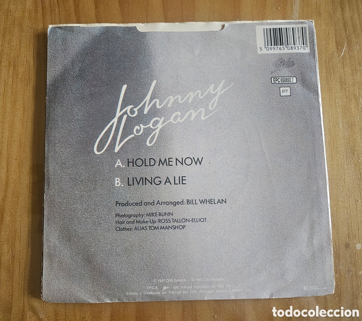Discos de vinilo: Single Johnny Logan Hold me Now - Foto 3