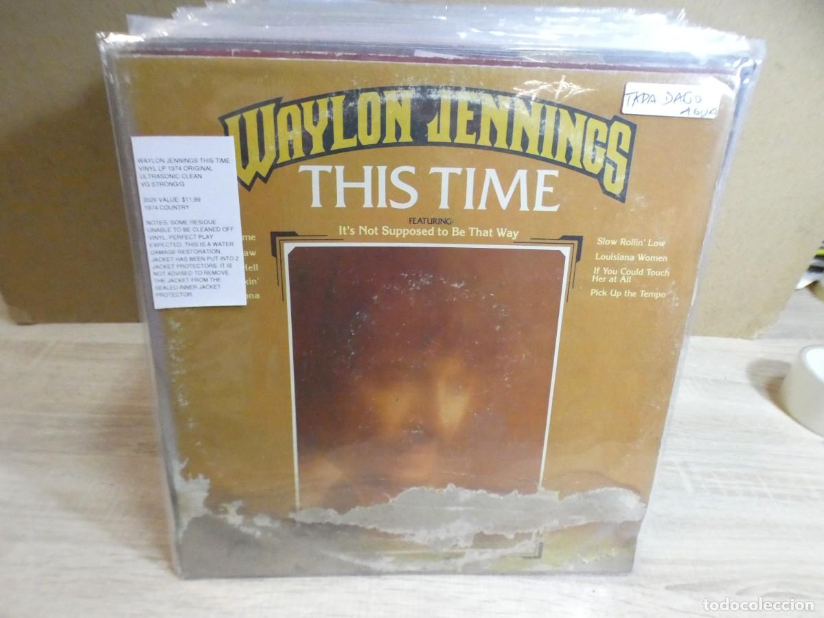 Discos de vinilo: ARKANSAS1980 CAJJ796 VINILO LEVE USO CORRECTO WAYLON JENNINGS TAPA FEA AGUA