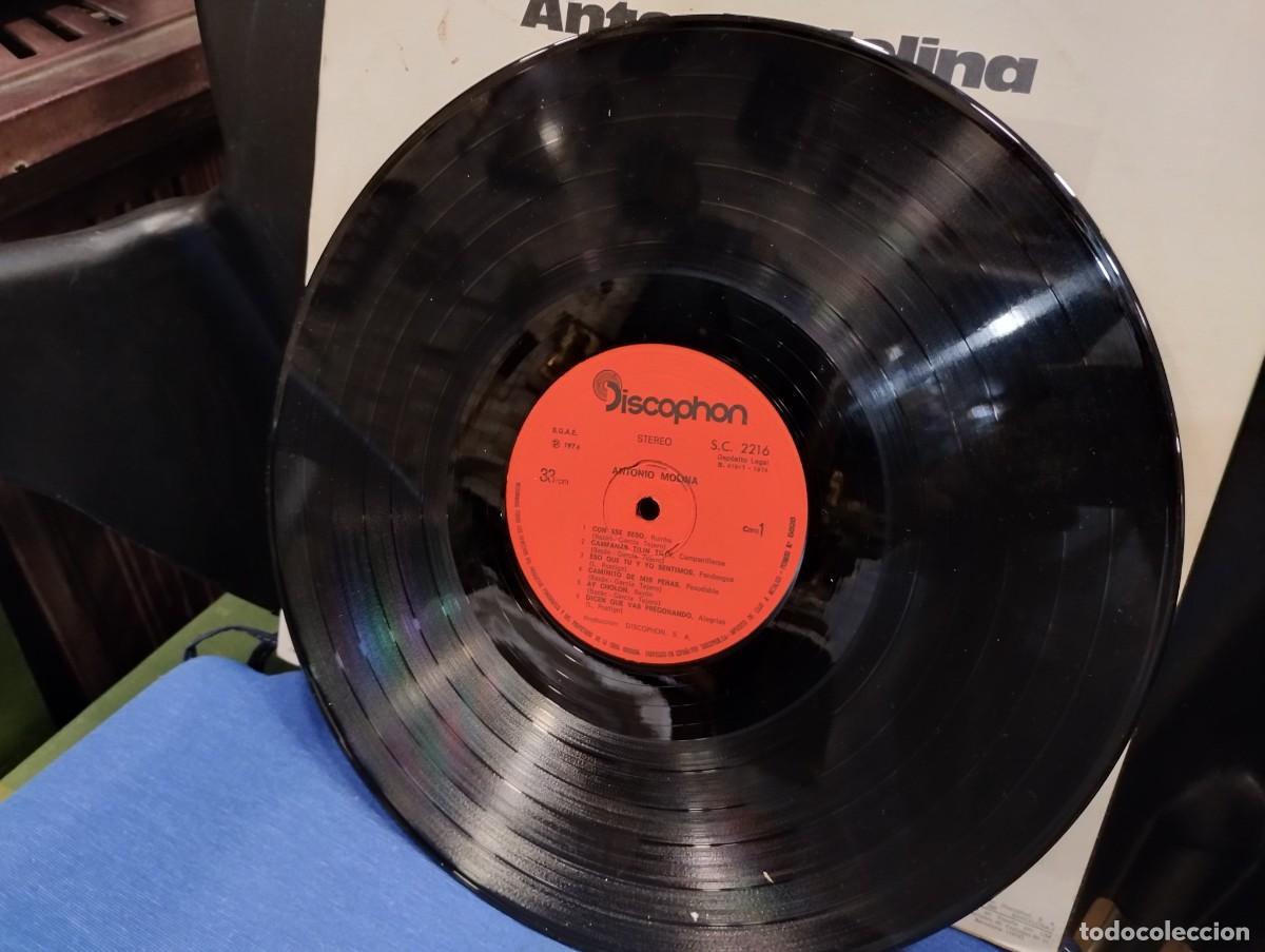 Discos de vinilo: Vinilo de Antonio Molina &rdquo;Con ese beso&rdquo; - Foto 3