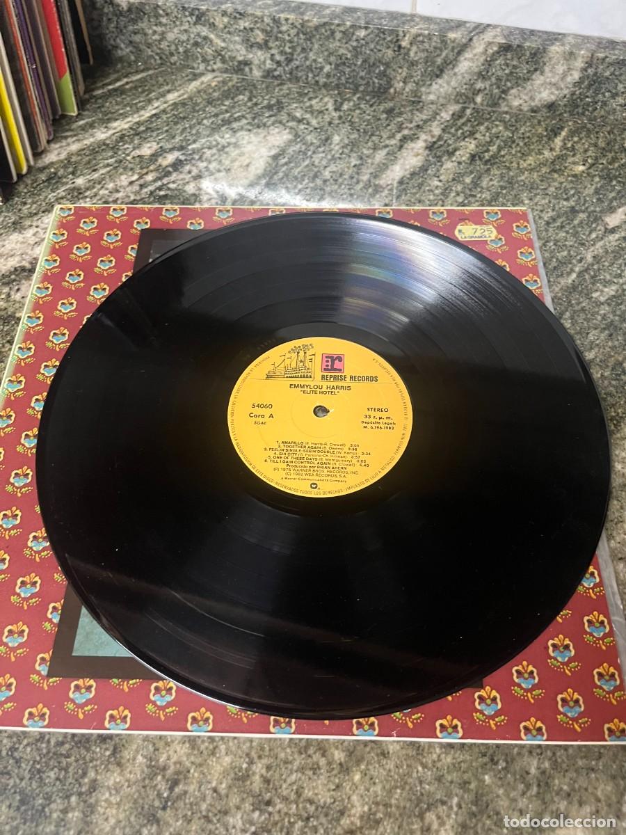 Discos de vinilo: Emmylou Harris Elite Hotel - Foto 3