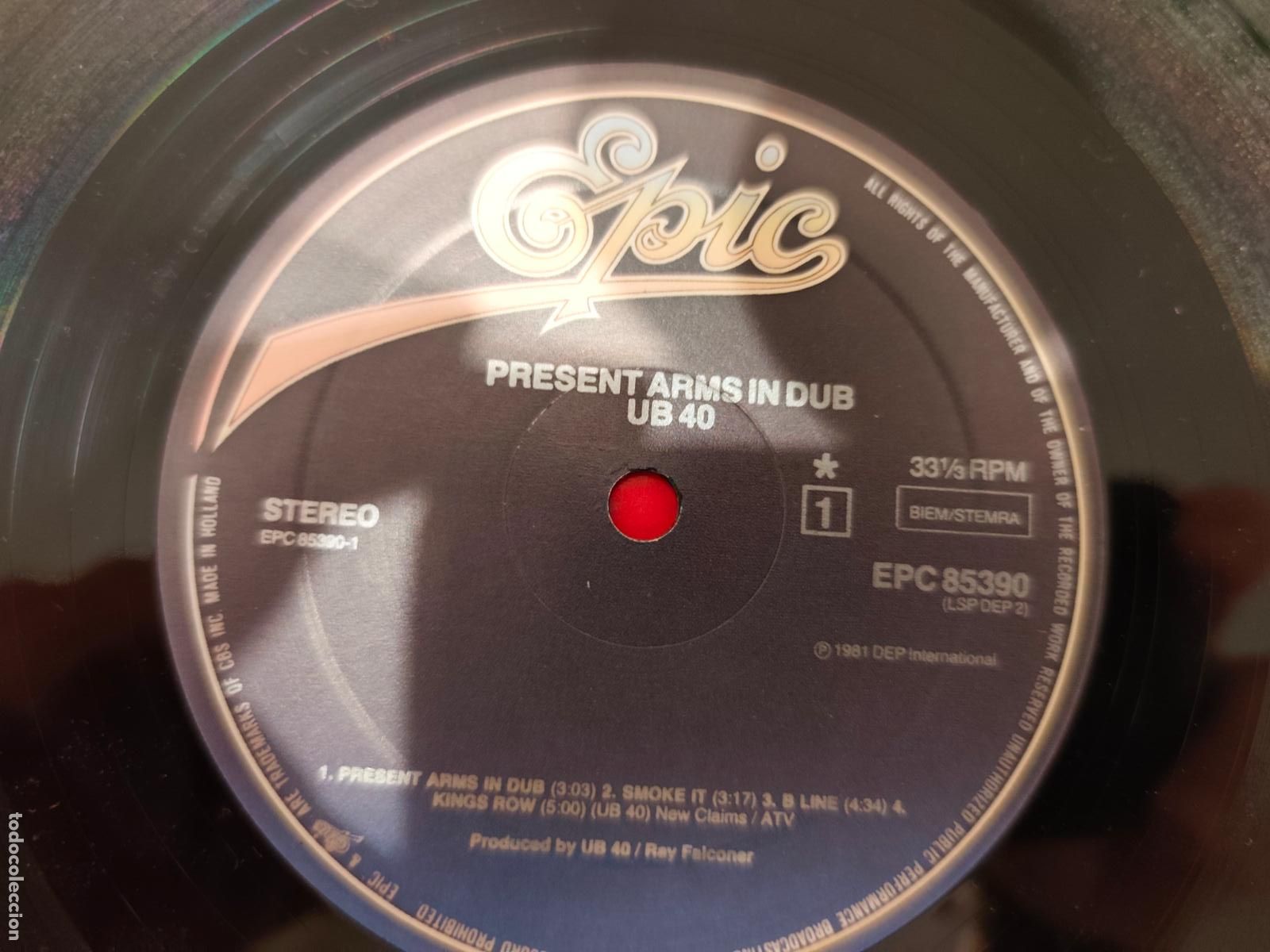 Discos de vinilo: UB40 &lrm;&ndash; Present Arms In Dub- (1981) LP disco vinilo - Foto 2