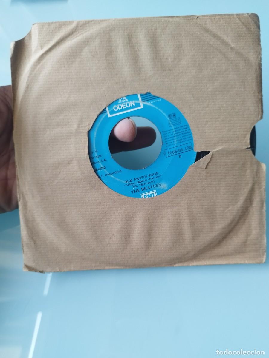 Discos de vinilo: The Beatles &ndash; Single 7&rdquo; Vinilo 1969 Original Espa&ntilde;a: The Ballad of John and Yoko / Old Brown Shoe.
