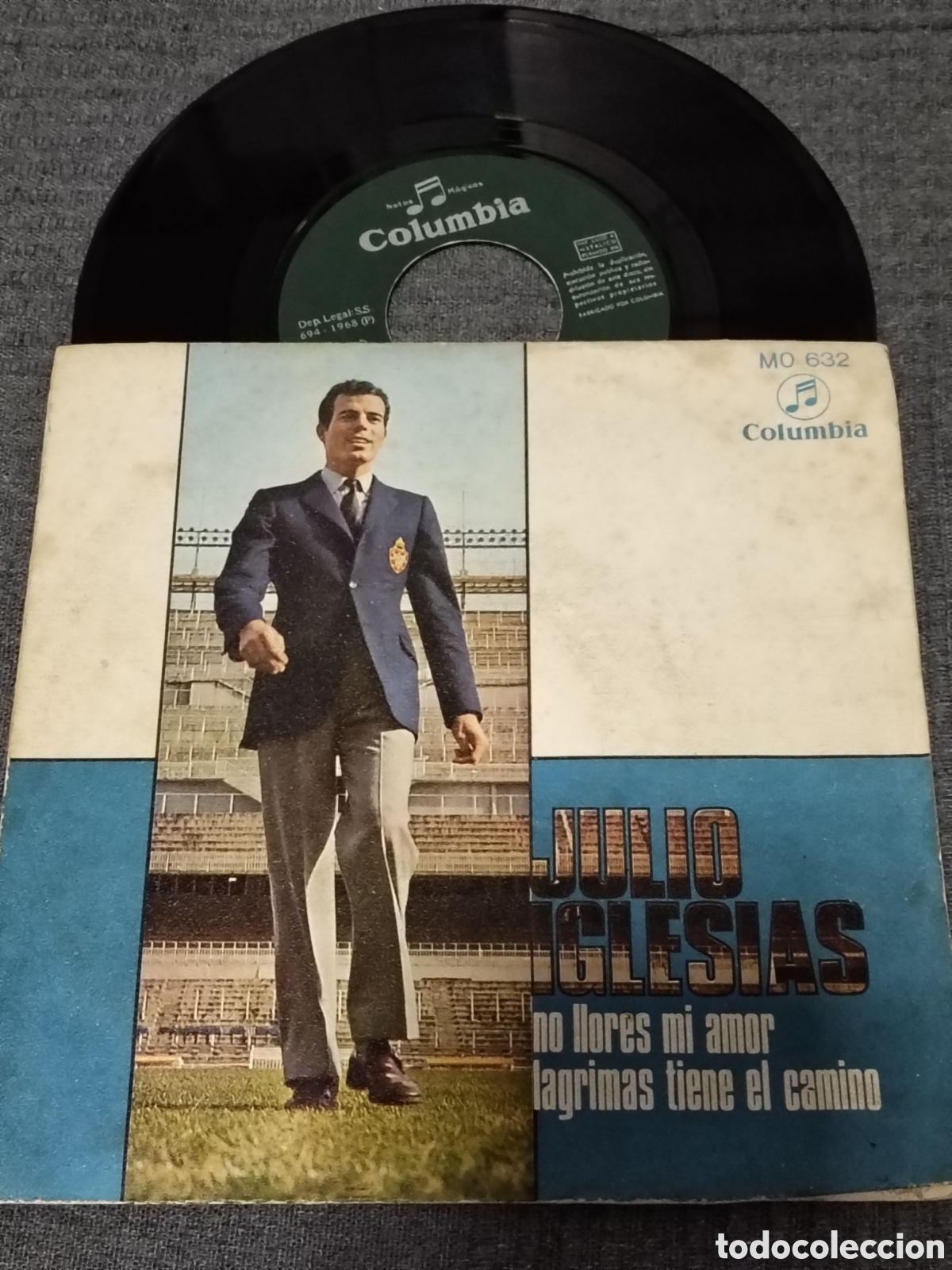 Discos de vinilo: Julio Iglesias (&rdquo;No llores mi amor&rdquo; / &rdquo;L&aacute;grimas tiene el camino&rdquo;,