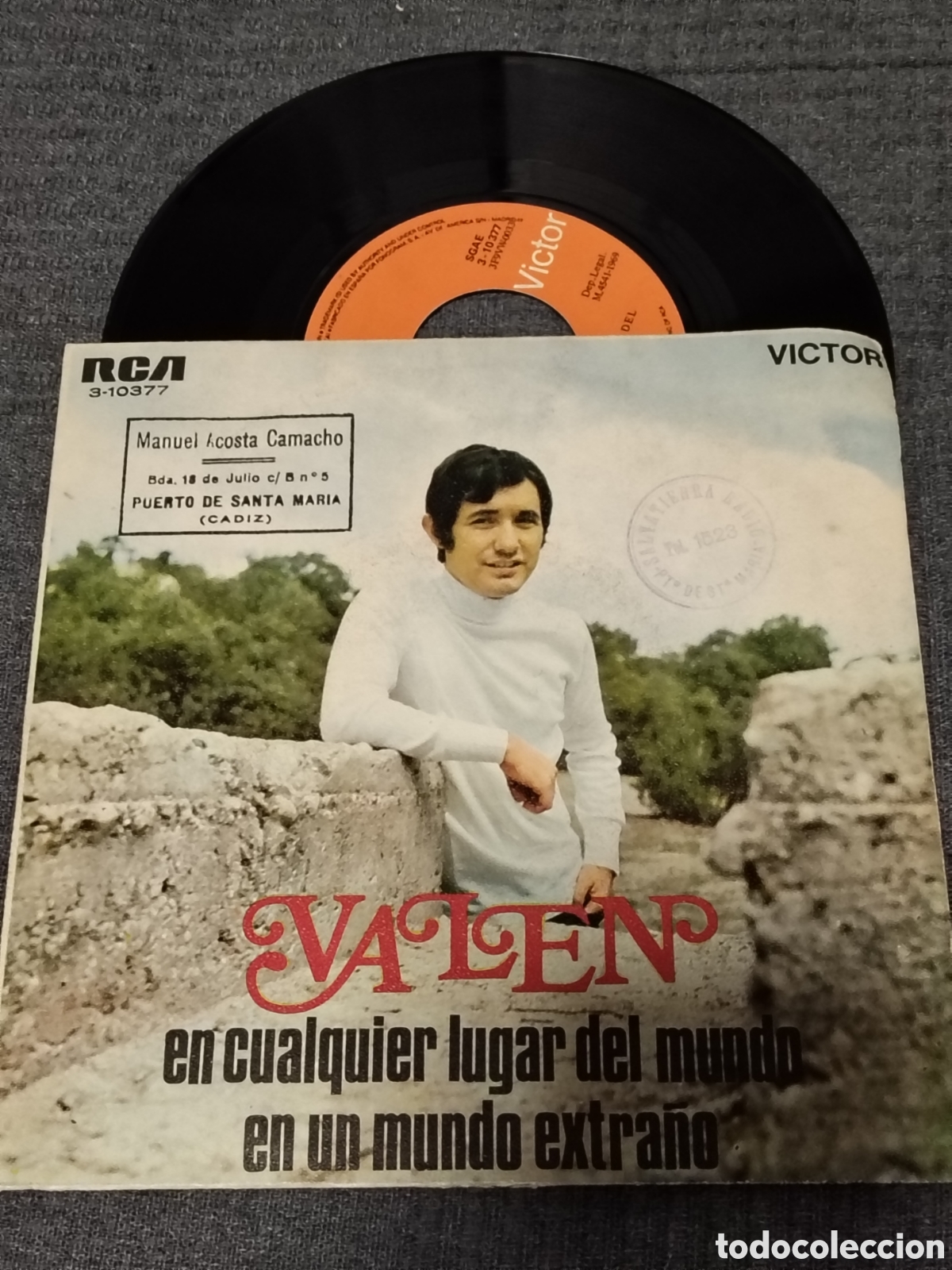 Discos de vinilo: Valen (&rdquo;En cualquier lugar del mundo&rdquo; / &rdquo;En un mundo extra&ntilde;o&rdquo;),