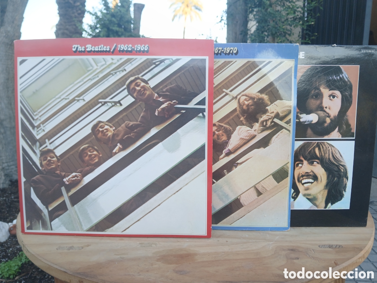 Discos de vinilo: VINILO, TRES LP THE BEATLES AZUL Y ROJO DOBLES, ETC.