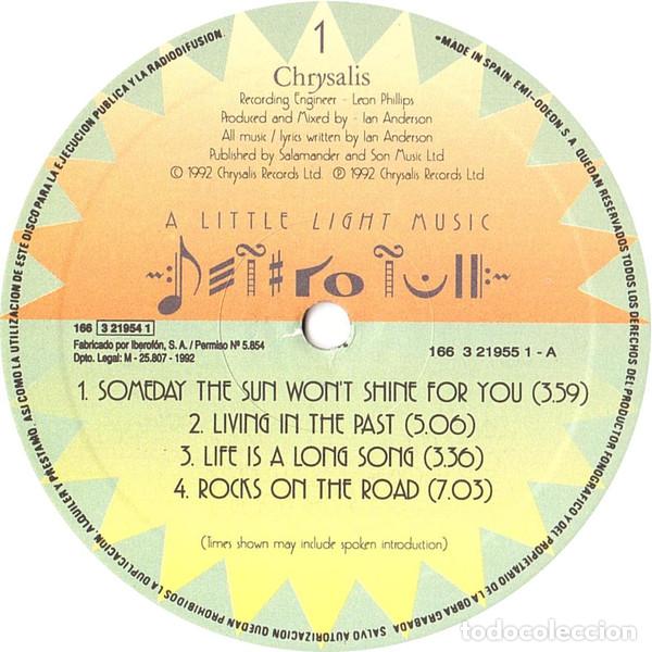 Discos de vinilo: JETHRO TULL - A LITTLE LIGHT MUSIC - 2 LP - Foto 3