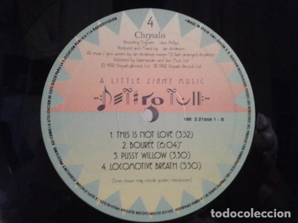 Discos de vinilo: JETHRO TULL - A LITTLE LIGHT MUSIC - 2 LP - Foto 6