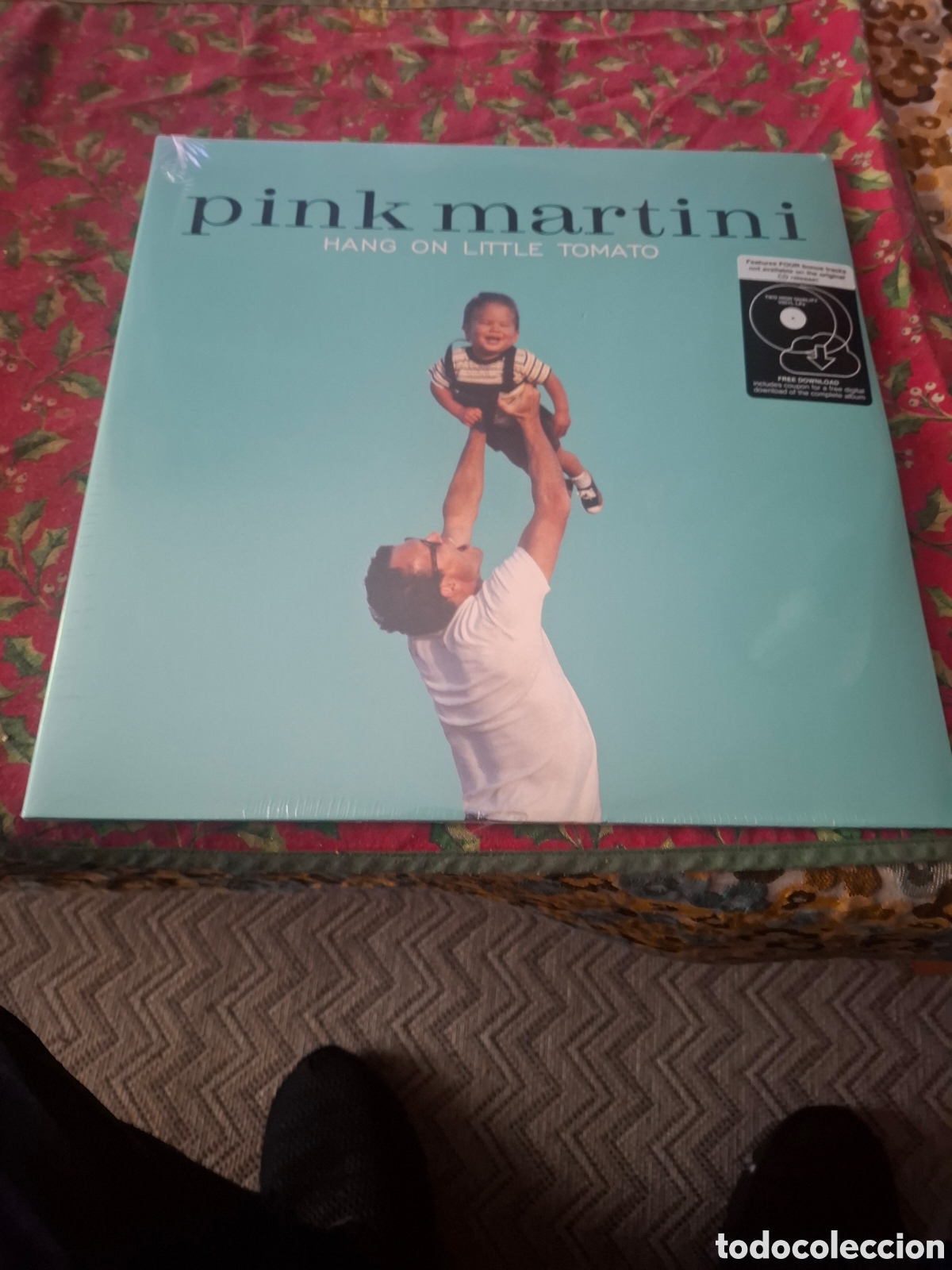 Discos de vinilo: Pink Martini Hang On Little Tomato 2LP 4 temas extra respecto cd