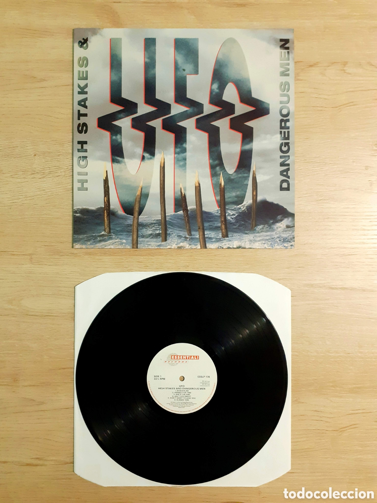 Discos de vinilo: Disco vinilo LP de UFO: HIGH STAKES & DANGEROUS MEN. - Foto 1