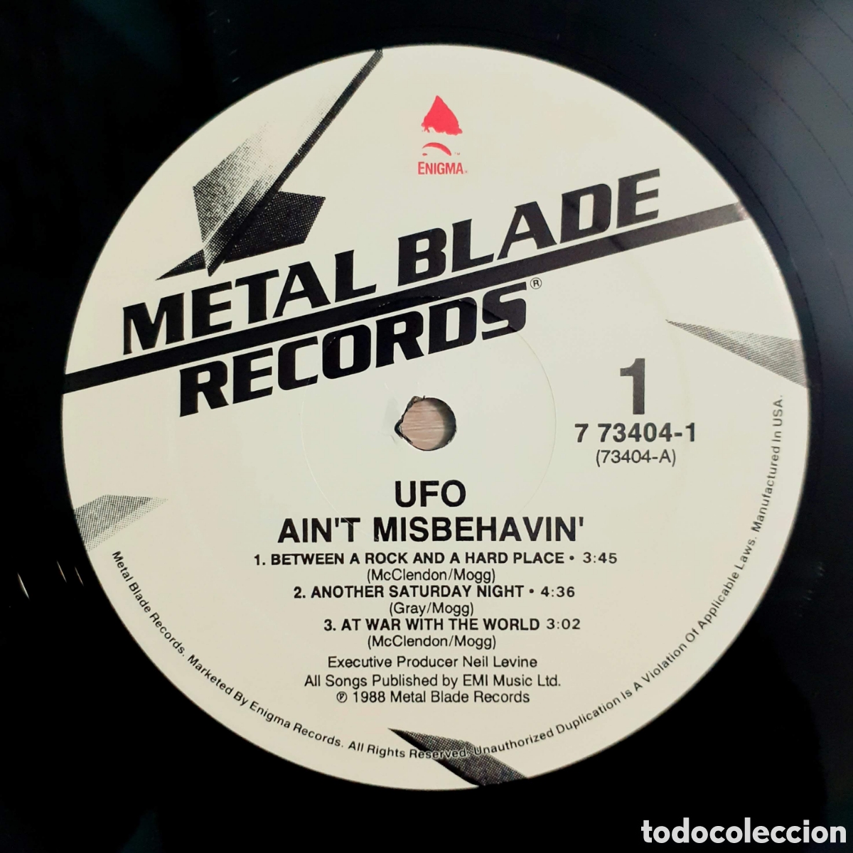 Discos de vinilo: Disco vinilo LP de UFO: AINT MISBEHAVIN, 1988. - Foto 3