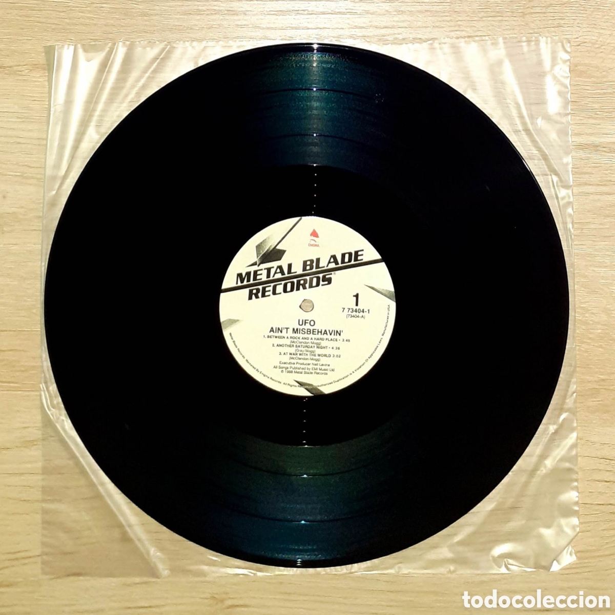 Discos de vinilo: Disco vinilo LP de UFO: AINT MISBEHAVIN, 1988. - Foto 5