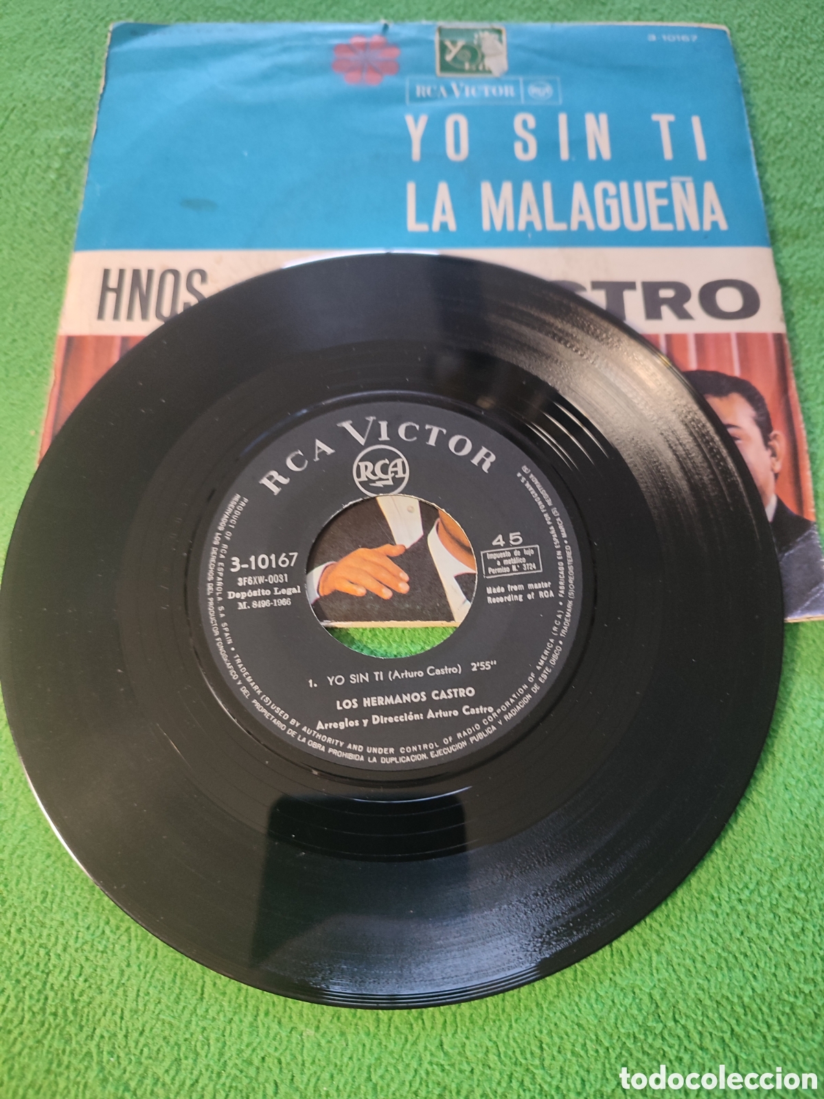 Discos de vinilo: Hermanos Castro - Yo sin ti / La malague&ntilde;a - Foto 2