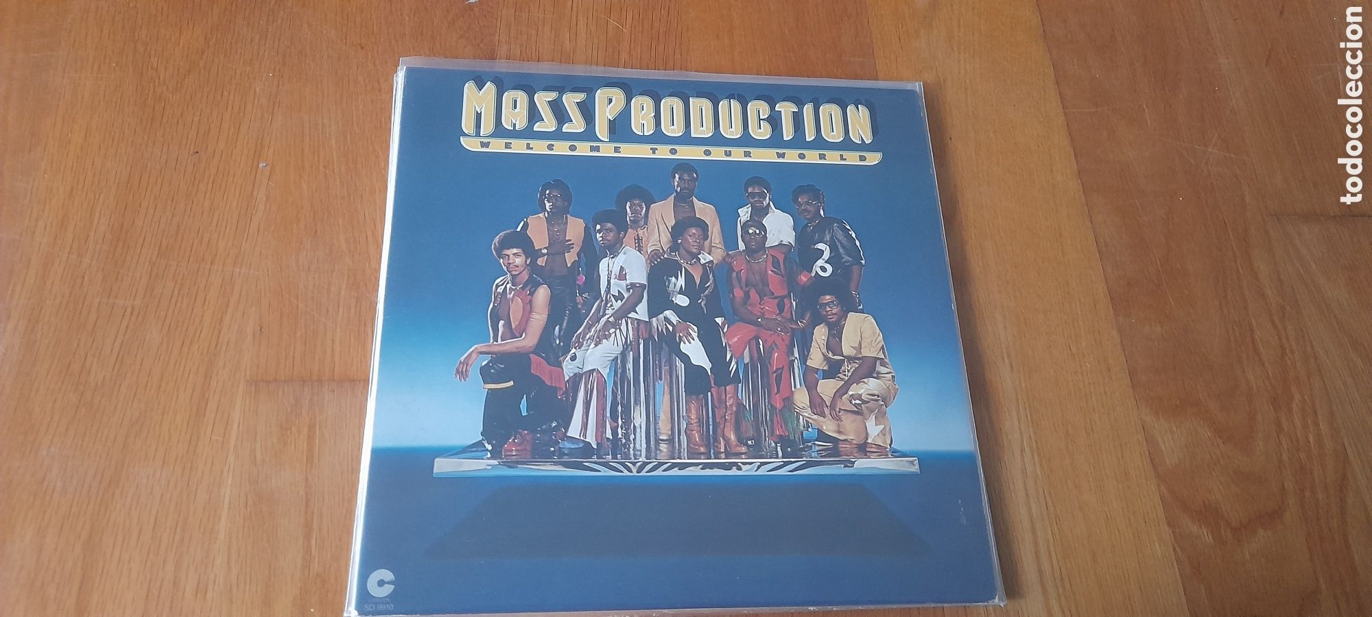 Discos de vinilo: Mass Production - Welcome to our world