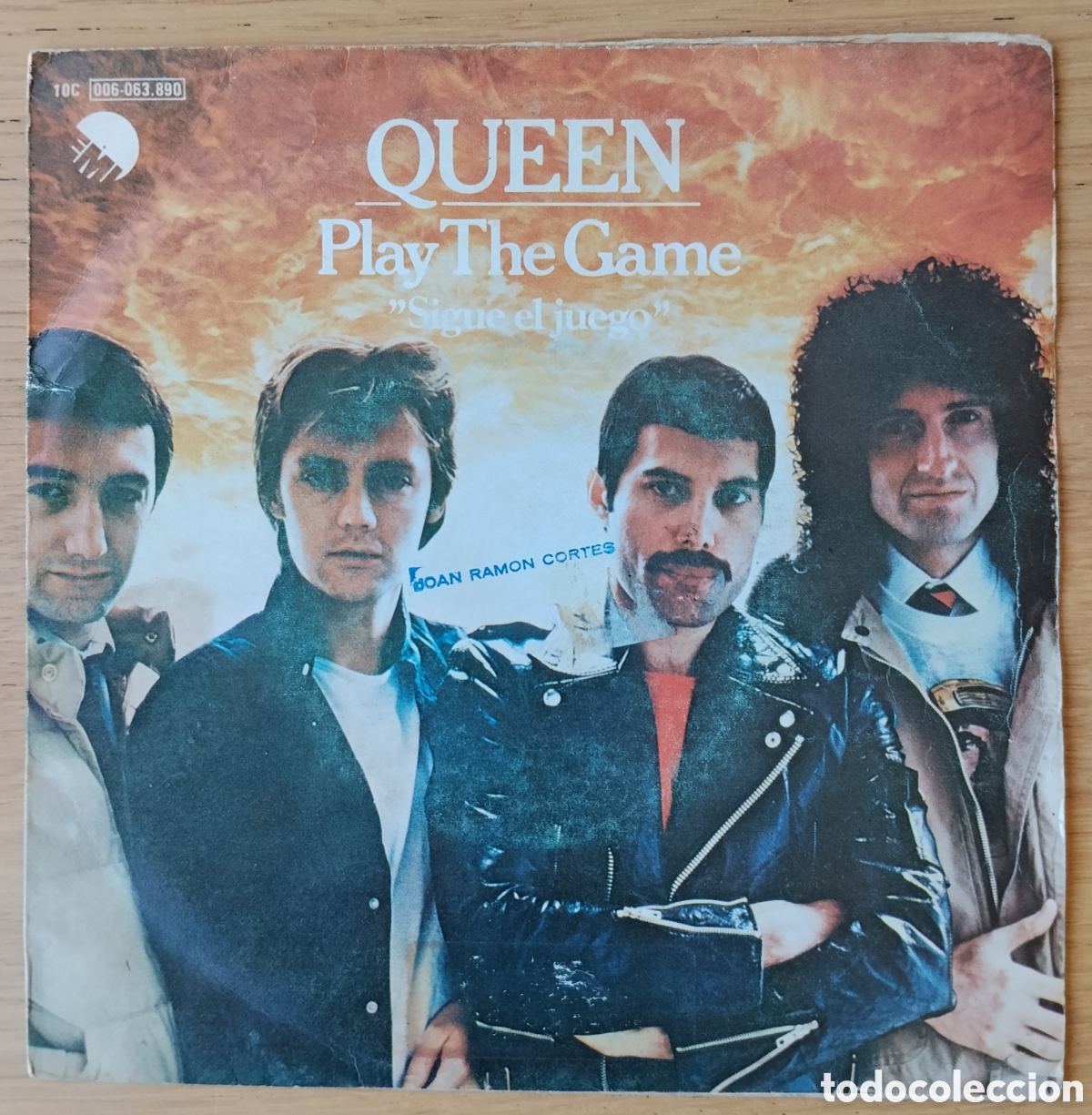 Discos de vinilo: QUEEN: &rdquo;PLAY THE GAME / A HUMAN BODY&rdquo; SINGLE VINILO 1980