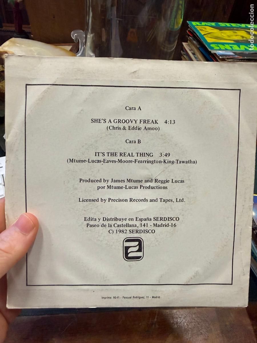 Discos de vinilo: SINGLES REAL-THING - SHE&acute;S A GROOVY FREAK - Foto 2